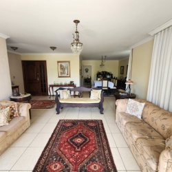 Apartamentos com 211m², 4 quartos, 1 suíte, 2 garagens, no bairro Centro em Florianópolis