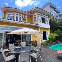 Casa Residencial com 338m², 4 quartos, 3 suítes, no bairro Saco Dos Limões em Florianópolis
