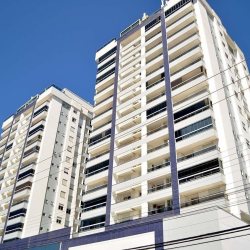 Apartamentos com 100m², 3 quartos, 1 suíte, 2 garagens, no bairro Estreito em Florianópolis