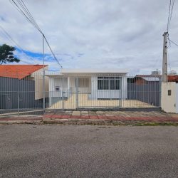 Casa Residencial com 240m², 5 quartos, 1 suíte, 4 garagens, no bairro Estreito em Florianópolis