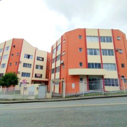 Kitnete com 28m², 1 quarto, 1 garagem, no bairro Carvoeira em Florianópolis