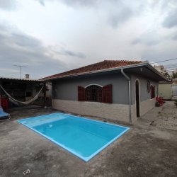 Casa Residencial com 100m², 3 quartos, 2 garagens, no bairro Areias em São José