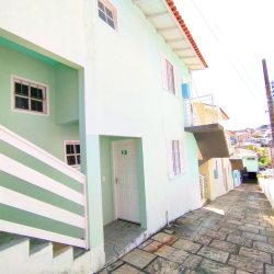 Casa Residencial/Comercial, no bairro Pantanal em Florianópolis