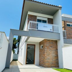 Casa Residencial com 170m², 3 quartos, 1 suíte, 2 garagens, no bairro Campeche em Florianópolis