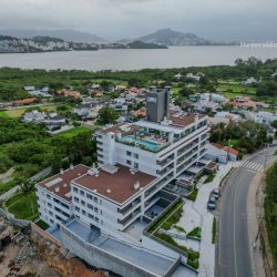 Apartamentos com 71m², 2 quartos, 1 suíte, 1 garagem, no bairro Cacupé em Florianópolis