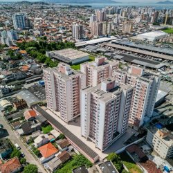 Apartamentos com 82m², 3 quartos, 1 suíte, 2 garagens, no bairro Barreiros em São José