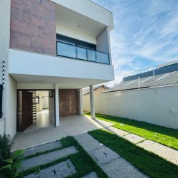 Casa Residencial com 150m², 3 quartos, 3 suítes, 2 garagens, no bairro Rio Tavares em Florianópolis