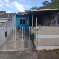 Casa Residencial com 100m², 4 quartos, 4 garagens, no bairro São Sebastião em Palhoça
