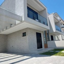 Casa Residencial, 3 quartos, 3 suítes, 2 garagens, no bairro Ingleses em Florianópolis