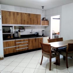 Casa Residencial com 90m², 3 quartos, 1 suíte, 1 garagem, no bairro Ceniro Martins em São José