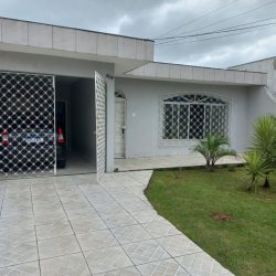 Casa Residencial com 135m², 3 quartos, 2 garagens, no bairro Canto em Florianópolis