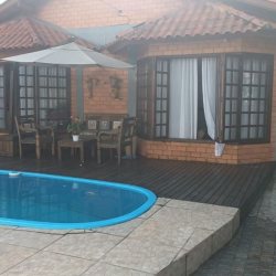 Casa Residencial com 290m², 6 quartos, 2 suítes, 2 garagens, no bairro Ingleses do Rio Vermelho em Florianópolis