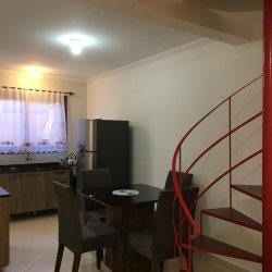 Sobrado Residencial com 85m², 2 quartos, 1 garagem, no bairro Ingleses em Florianópolis