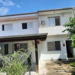 Casa Residencial com 90m², 3 quartos, 1 garagem, no bairro Balneário em Florianópolis
