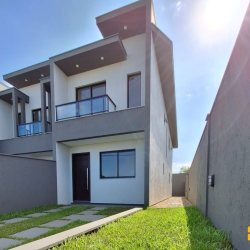 Casa Residencial com 119m², 3 quartos, 1 suíte, 2 garagens, no bairro Campeche em Florianópolis