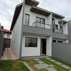 Casa Residencial com 119m², 3 quartos, 1 suíte, 2 garagens, no bairro Campeche em Florianópolis