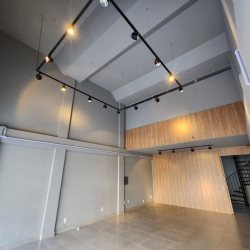 Loja com 99m², no bairro Trindade em Florianópolis