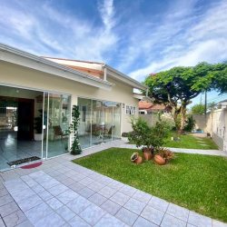 Casa Residencial com 160m², 4 quartos, 1 suíte, 5 garagens, no bairro Ingleses em Florianópolis