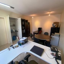 Sala com 23m², 1 garagem, no bairro Centro em Florianópolis