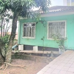 Casa Residencial, 5 quartos, 3 garagens, no bairro Carvoeira em Florianópolis