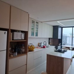 Casa Residencial com 157m², 3 quartos (sendo 3 suítes), 2 garagens, no bairro Ingleses do Rio Vermelho em Florianópolis