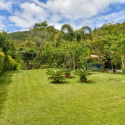 Sitio com 320m², 4 quartos, 3 suítes, 4 garagens, no bairro Ribeirão Da Ilha em Florianópolis