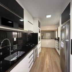 Casa Residencial com 112m², 3 quartos, 2 garagens, no bairro Ipiranga em São José