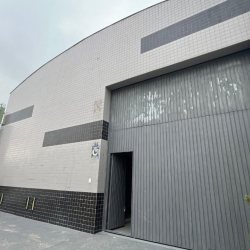 Galpão/Loja com 450m², no bairro Barreiros em São José