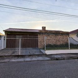 Casa Residencial com 146m², 3 quartos, 1 suíte, 2 garagens, no bairro Balneário em Florianópolis
