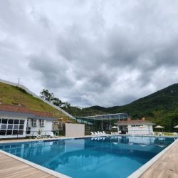 Apartamentos com 57m², 2 quartos, 1 suíte, 1 garagem, no bairro Pedra Branca em Palhoça