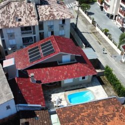 Casa Residencial com 209m², 3 quartos, 1 suíte, 2 garagens, no bairro Cachoeira Do Bom Jesus em Florianópolis