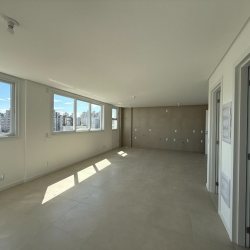 Apartamentos com 48m², 1 quarto, 1 suíte, 1 garagem, no bairro Centro em Florianópolis