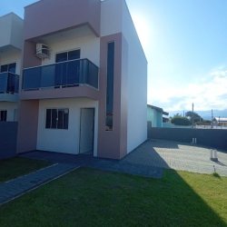 Sobrado Residencial com 68m², 2 quartos, 1 garagem, no bairro Praia do Sonho (Ens Brito) em Palhoça