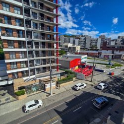 Cobertura com 113m², 3 quartos, 1 suíte, 1 garagem, no bairro Carvoeira em Florianópolis