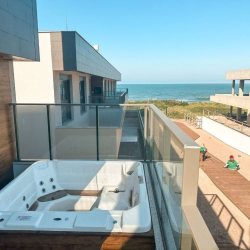 Cobertura com 94m², 2 quartos, 1 suíte, 2 garagens, no bairro Morro das Pedras em Florianópolis