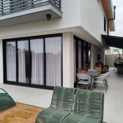 Casa Residencial com 180m², 3 quartos, 1 suíte, 2 garagens, no bairro Rio Tavares em Florianópolis