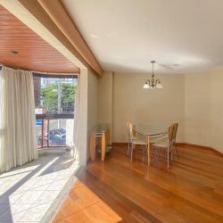 Apartamentos com 100m², 3 quartos, 1 suíte, 1 garagem, no bairro Centro em Florianópolis