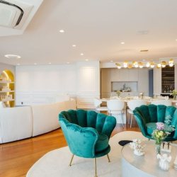 Apartamentos com 250m², 3 quartos (sendo 3 suítes), 2 garagens, no bairro Agronômica em Florianópolis