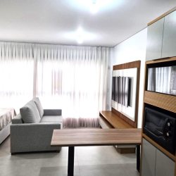 Studio Residencial com 32m², 1 quarto, 1 suíte, 1 garagem, no bairro Estreito em Florianópolis