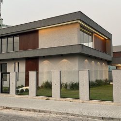 Casa Residencial com 350m², 4 quartos, 3 suítes, 4 garagens, no bairro Ingleses do Rio Vermelho em Florianópolis