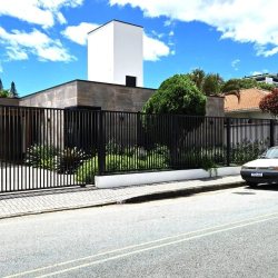 Casa Residencial com 127m², 2 quartos, 3 garagens, no bairro Jardim Atlântico em Florianópolis