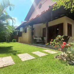 Casa Residencial com 551m², 8 quartos, 6 suítes, 5 garagens, no bairro Jurerê Internacional em Florianópolis