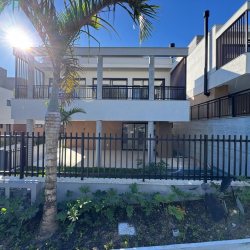 Casa em Condomínio com 242m², 3 quartos, 3 suítes, 2 garagens, no bairro Cacupé em Florianópolis