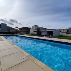 Casa Residencial com 327m², 5 quartos, 3 suítes, 4 garagens, no bairro Ingleses do Rio Vermelho em Florianópolis