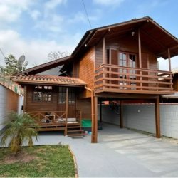 Casa Residencial com 100m², 2 quartos, 2 garagens, no bairro Rio Tavares em Florianópolis