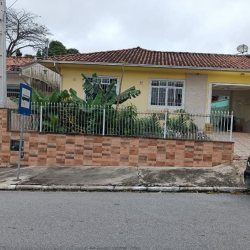 Casa Residencial com 240m², 3 quartos, 1 suíte, 3 garagens, no bairro Ipiranga em São José