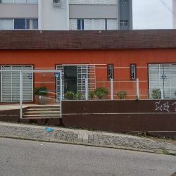 Casa Comercial com 96m², no bairro Centro em Florianópolis