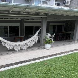 Casa Residencial com 152m², 2 quartos, 1 suíte, 2 garagens, no bairro Cachoeira Do Bom Jesus em Florianópolis