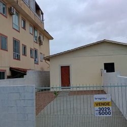 Casa Residencial com 75m², 2 quartos, 1 suíte, 2 garagens, no bairro Ingleses do Rio Vermelho em Florianópolis