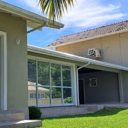 Casa em Condomínio com 250m², 3 quartos, 1 suíte, 4 garagens, no bairro Sambaqui em Florianópolis